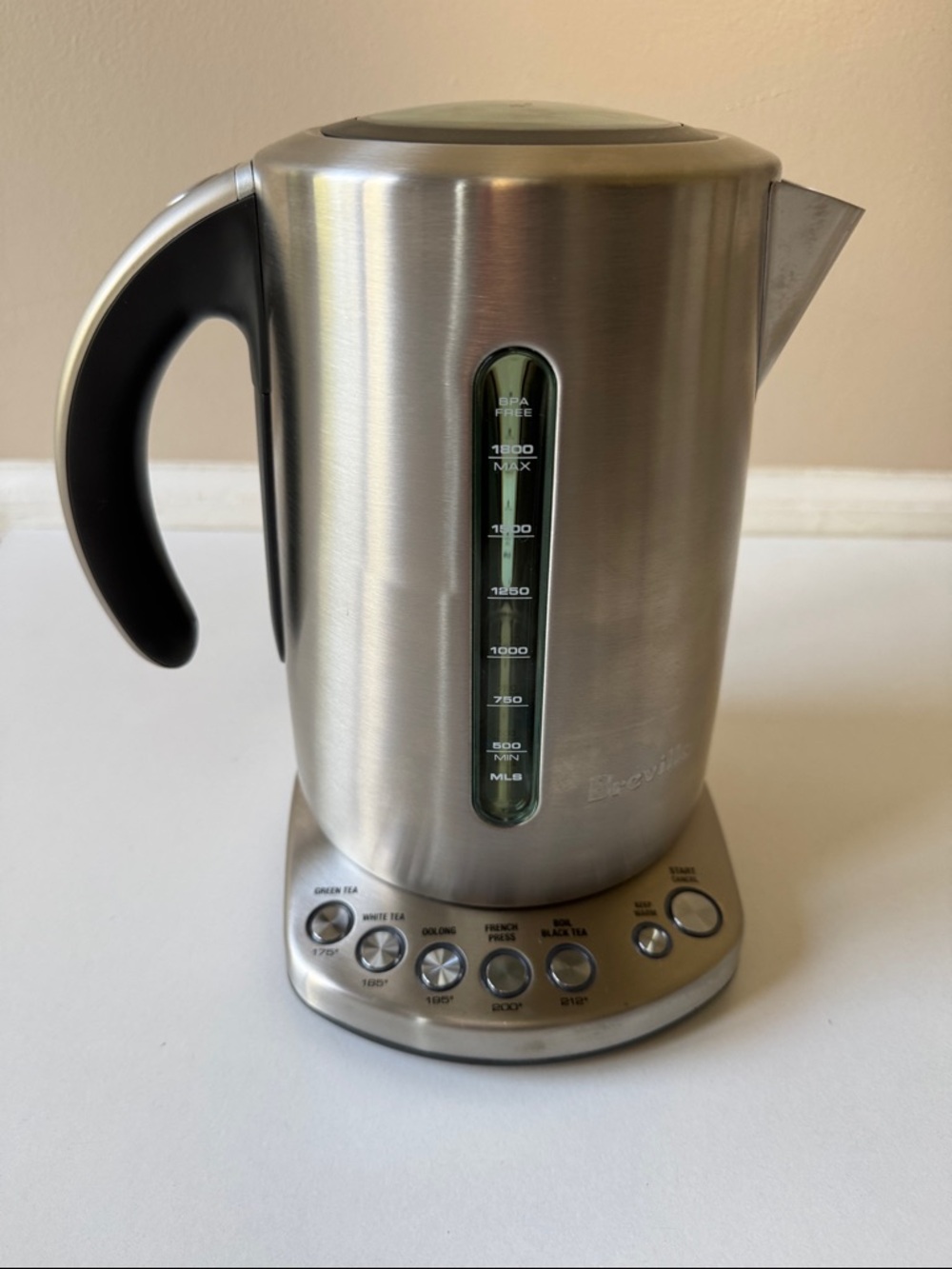 Breville BKE820XL IQ Kettle 7-Cup Electric Kettle Brushes Stainless Steel - Picture 3 of 12
